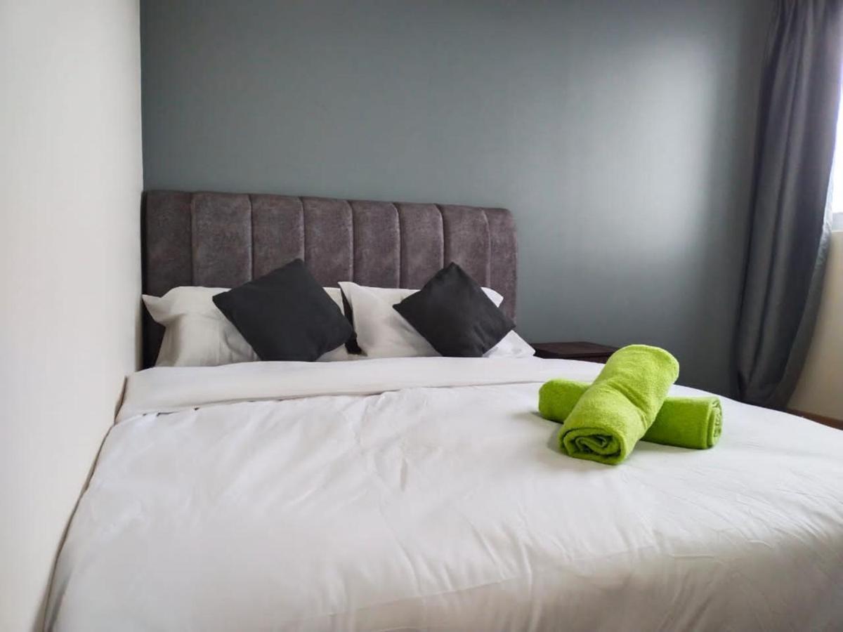 3 Bedrooms Big House Saville Cheras Mrt With Balcony Εξωτερικό φωτογραφία